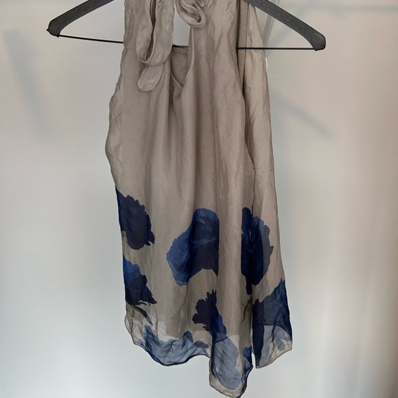 Chic Grey With Blue Floral Women's Blouse - Picture 2 of 4